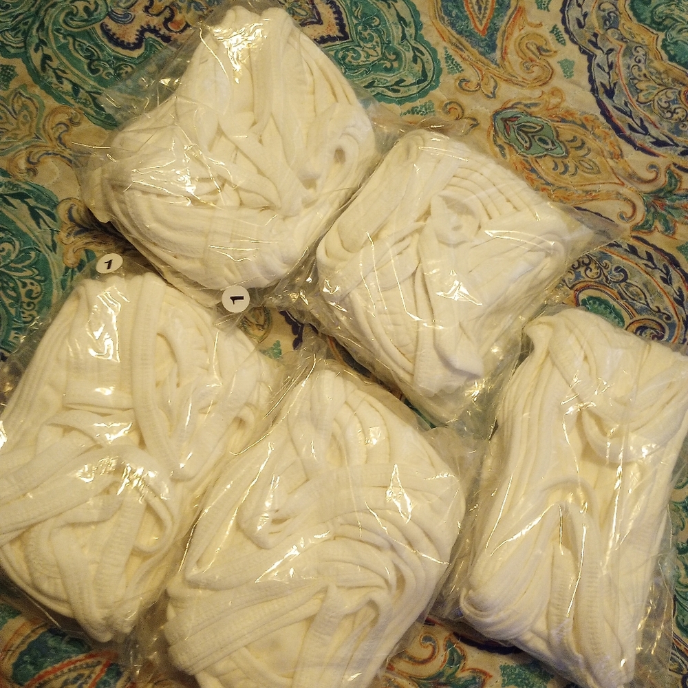 Pack of white cloth mask